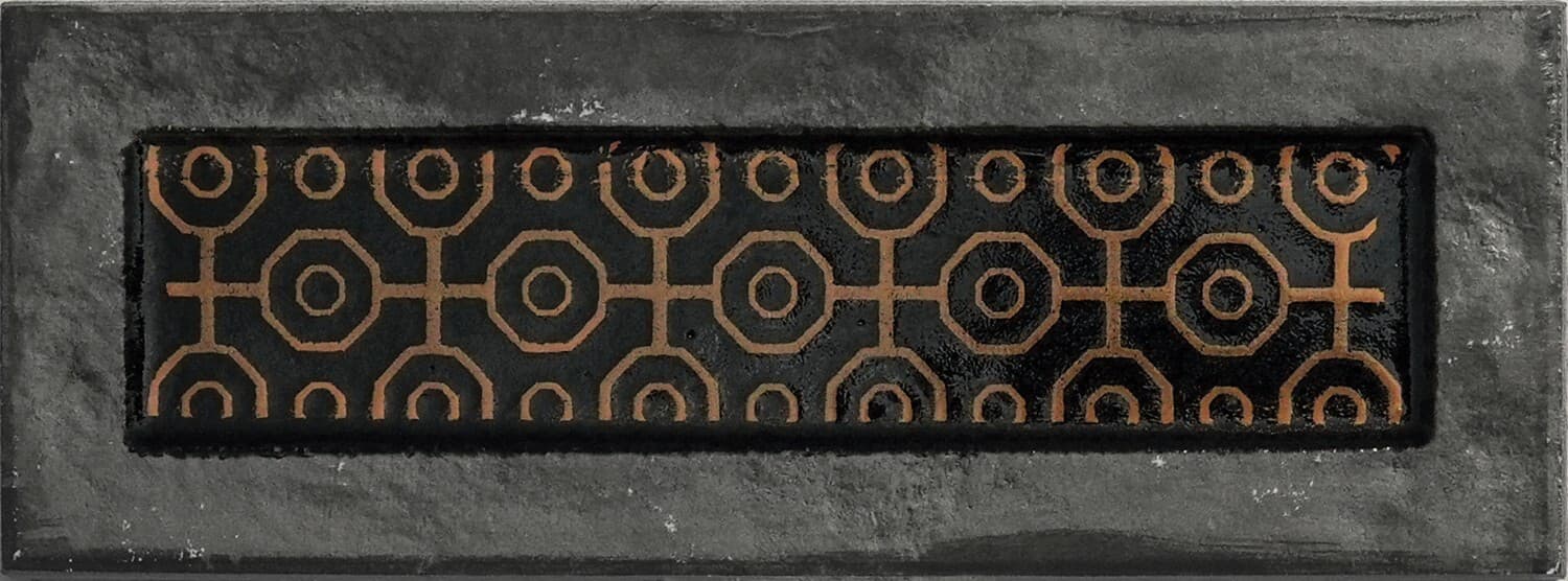 BRICKA BLACK DARK