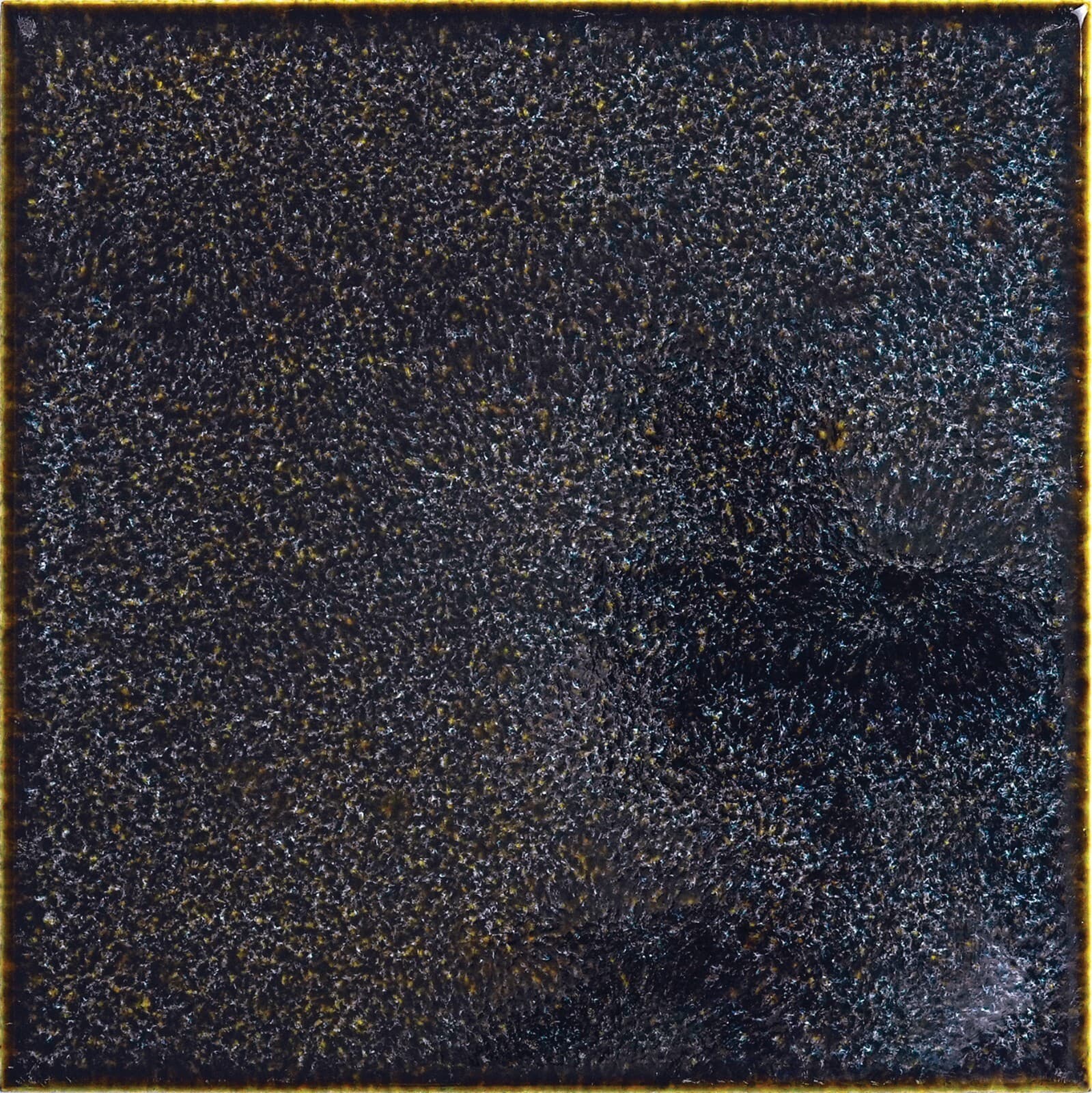 OPULENT GARNET Tiles